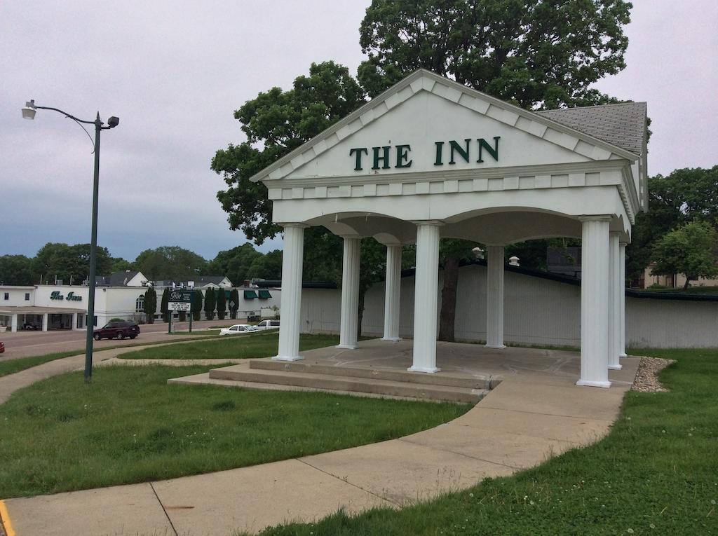 The Inn At Okoboji Exterior photo